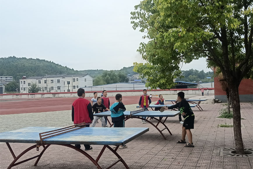 湖北梅铺镇九年一贯制学校阳光体育促师···