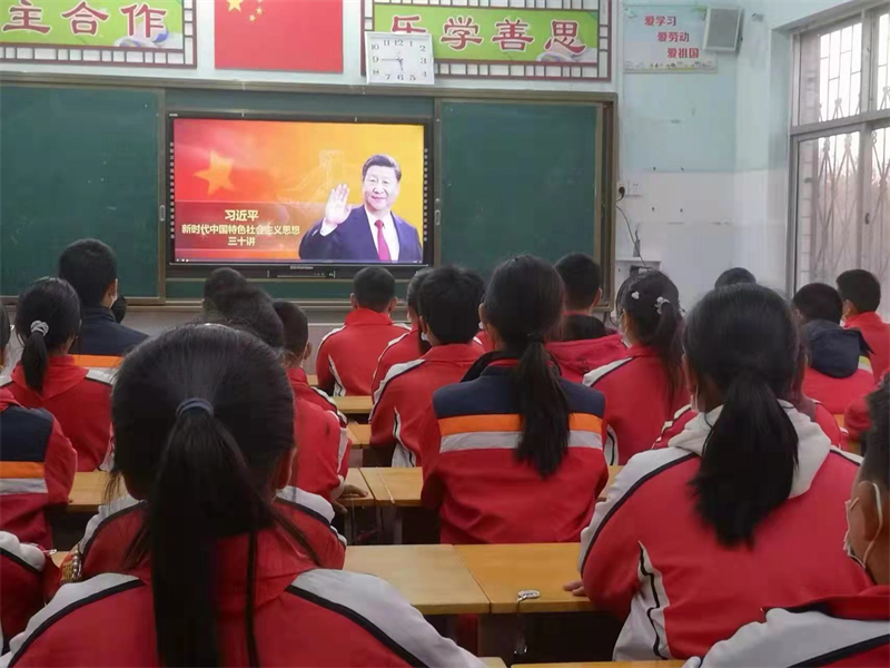 河南省南阳市第39小学开展少先队建队···